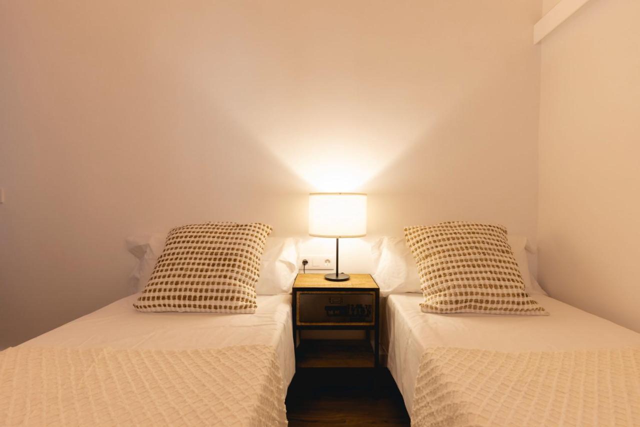 Appartement Bravissimo Cort Reial Entresol B à Gérone Extérieur photo